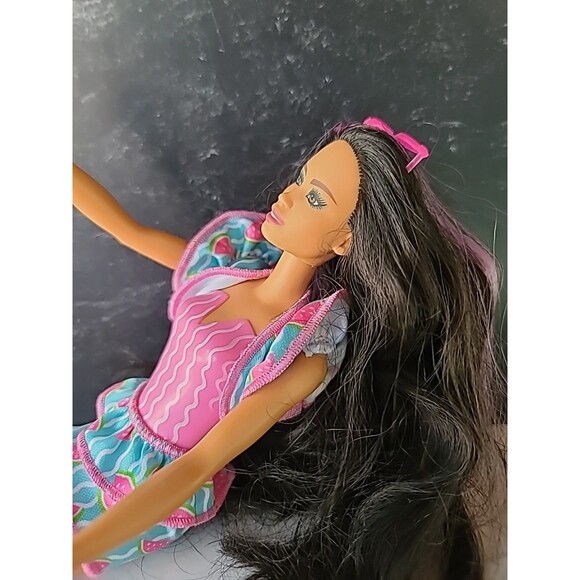 Mattel Barbie Doll 2020 - Picture 9 of 10